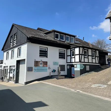 Treffpunkt Gruppenhaus Für 22 Personen Mit Großem Aufenthaltsraum Und Küche *