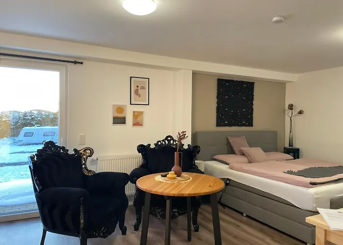 Treffpunkt Gruppenhaus Fuer 22 Personen Mit Grossem Aufenthaltsraum Und Kueche * Winterberg